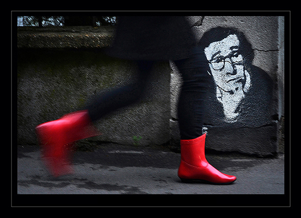 WOODY ALLEN AND RED BOOTS, photo Dragan M. Babovic